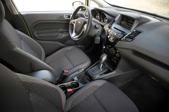 2014-Ford-Fiesta-SE-interior-view-02